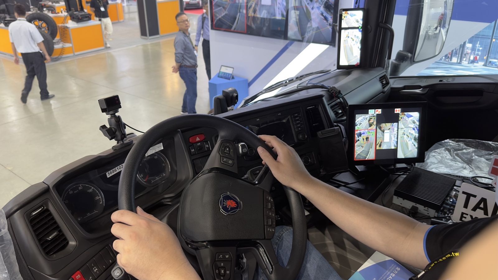 【歐特明】降低大型車肇事機率！ADAS視覺AI技術導入大型商用車